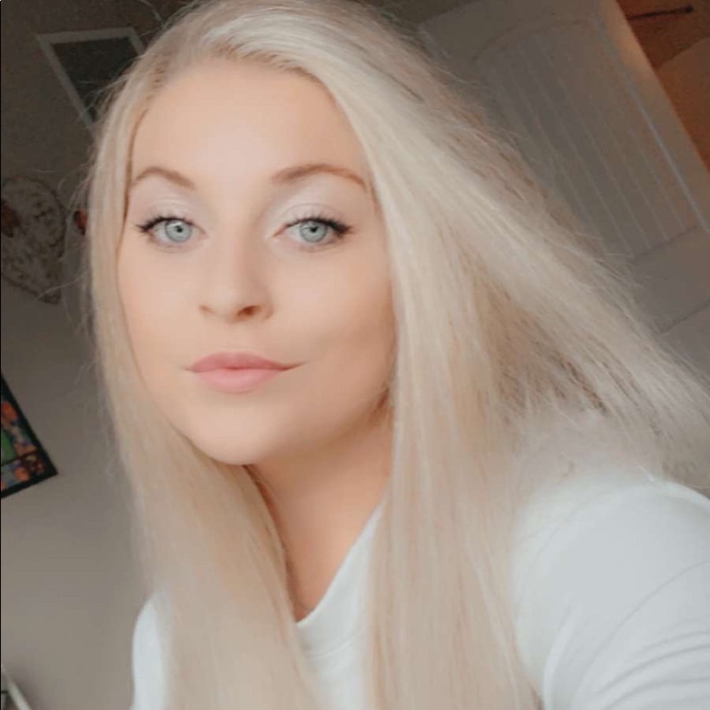 Meet your Posher, Annie
